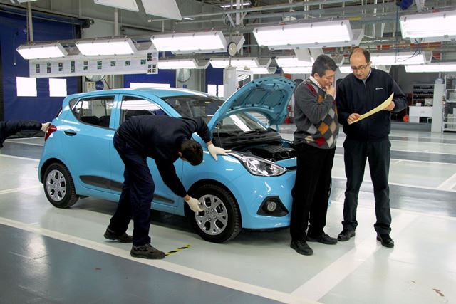HYUNDAI i102