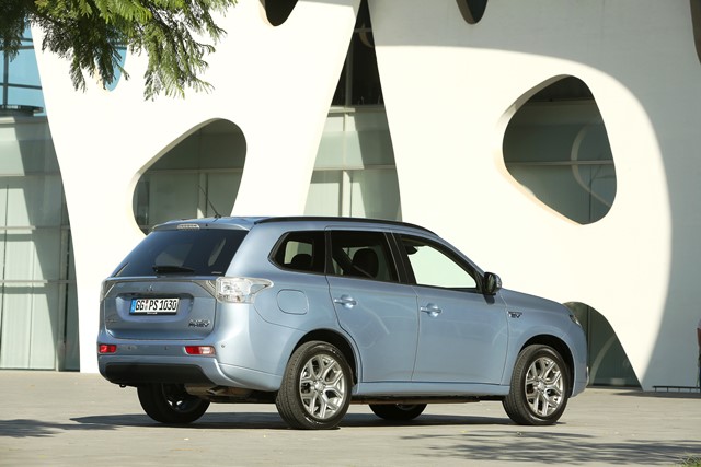 Mitsubishi Outlander 1