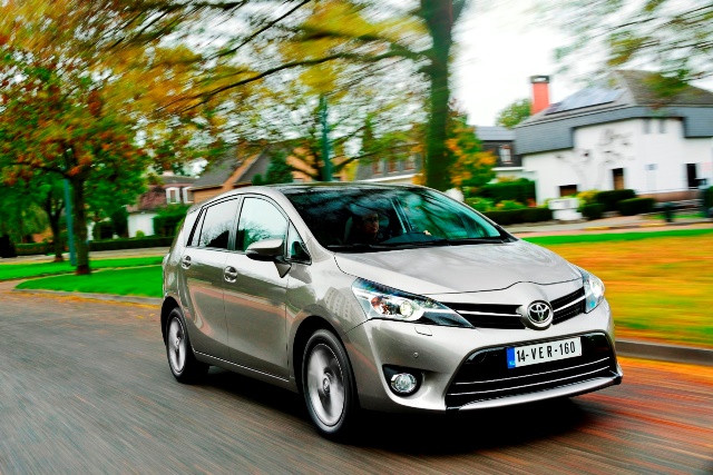 Toyota Verso2