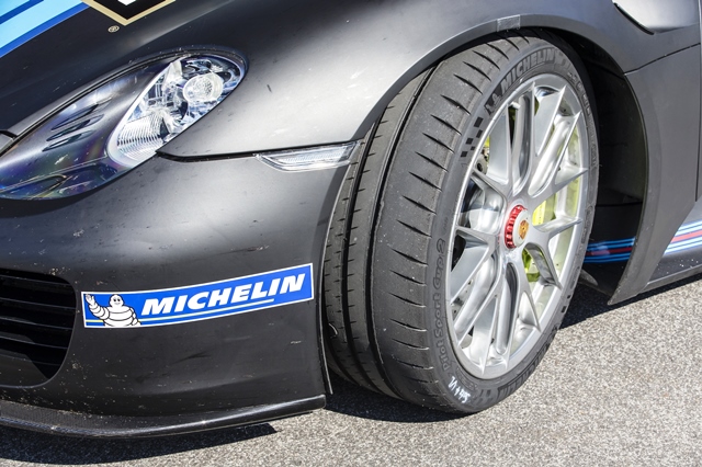 Michelin_Porsche_Isbirlikleri2