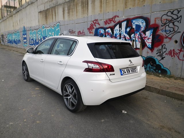 PEUGEOT 308 TEST4