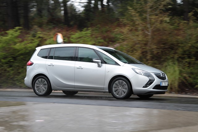 Opel Zafira test1