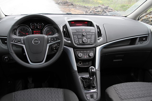 Opel Zafira test2