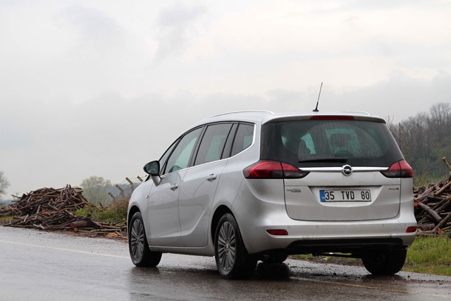 Opel Zafira test3