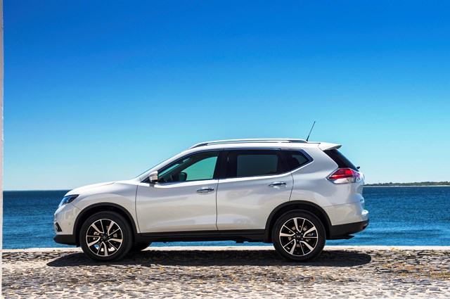 Nissan_X-Trail_Lansman3