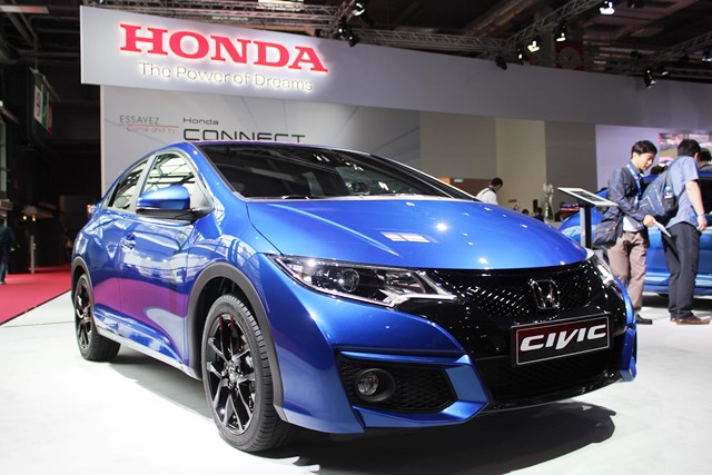 Honda_Paris1