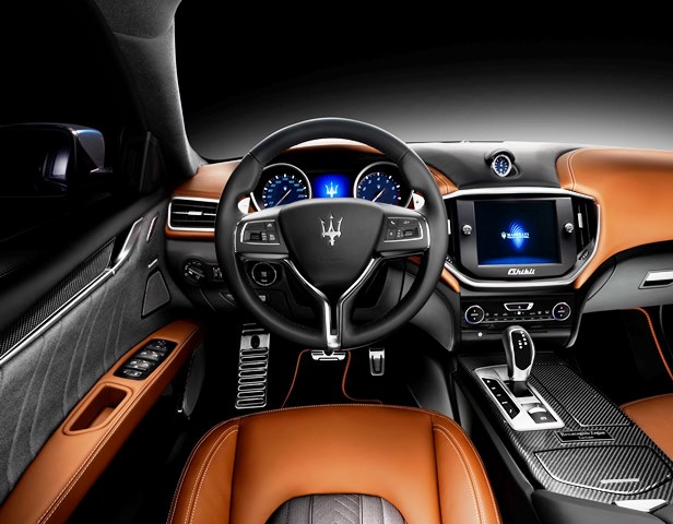 MASERATI GHIBLI EZ PARIS 1