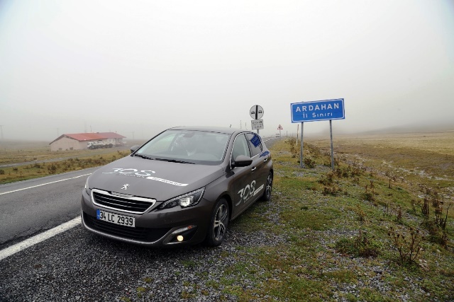 Peugeot_308_PureTech4