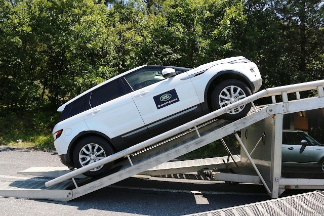 Land Rover (2)