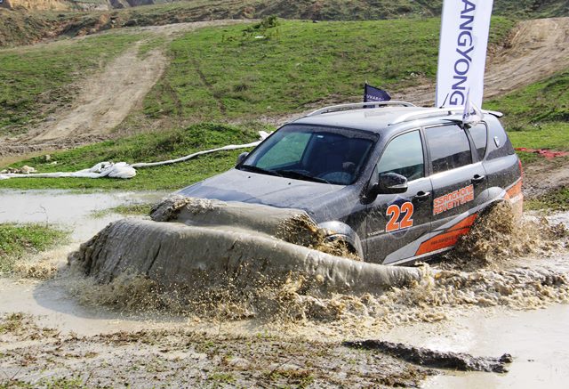 SSANGYONG-ADVENTURE 4
