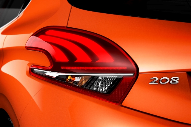 Peugeot_208 4