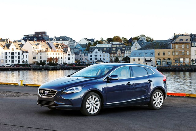 139134_Volvo_V40