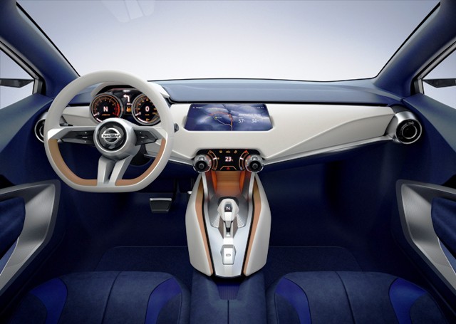 Nissan_Sway3