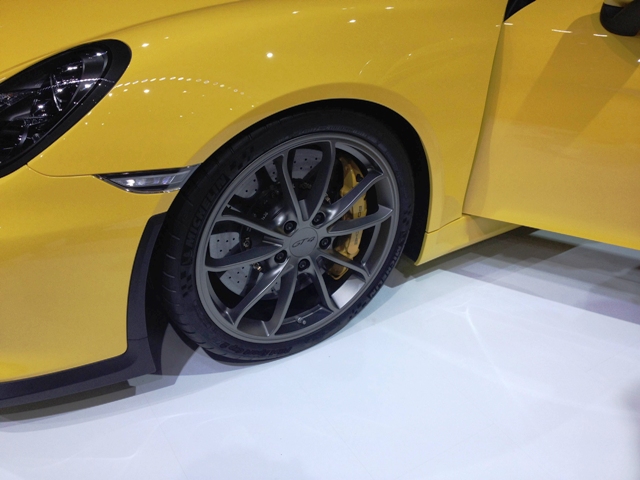 PorscheCayman_Michelin1