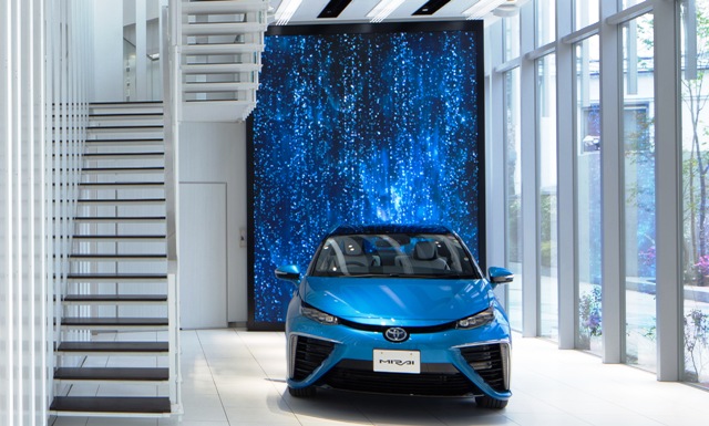 Toyota Mirai_Showroom2