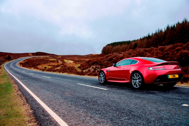 Aston Martin Vantage Serisi1