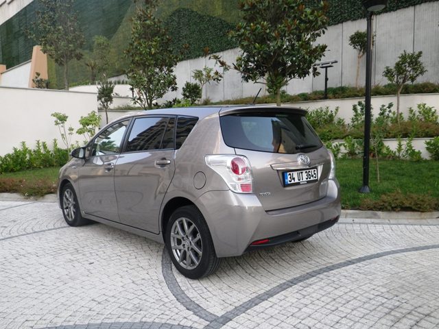 Toyota Verso Test1