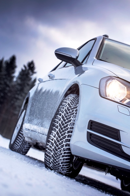 Nokian_Weatherproof_006