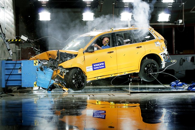 Volvo XC90-1