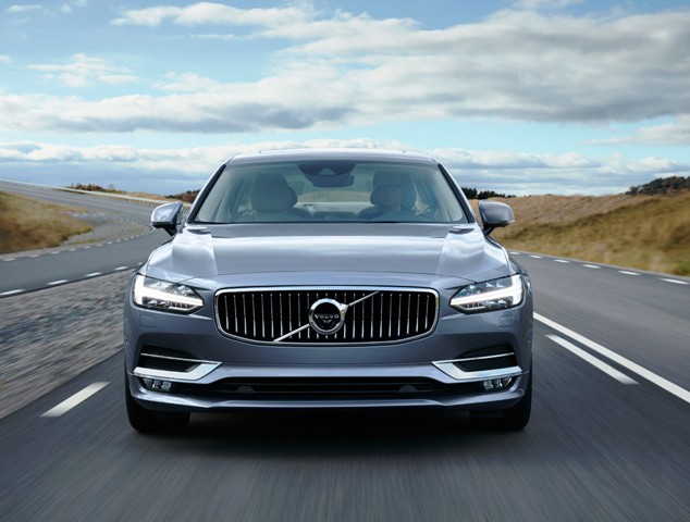 170828_Location_Volvo_S90_Front_Mussel_Blue