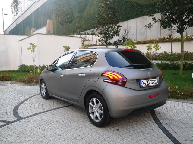 PEUGEOT 207 test2