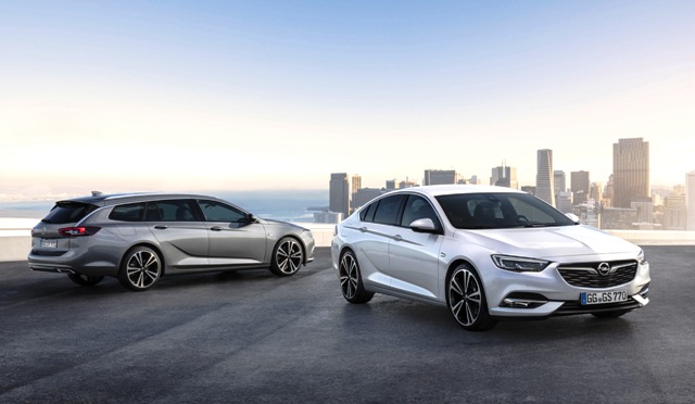 OPEL İSTANBUL’DA SHOW YAPIYOR