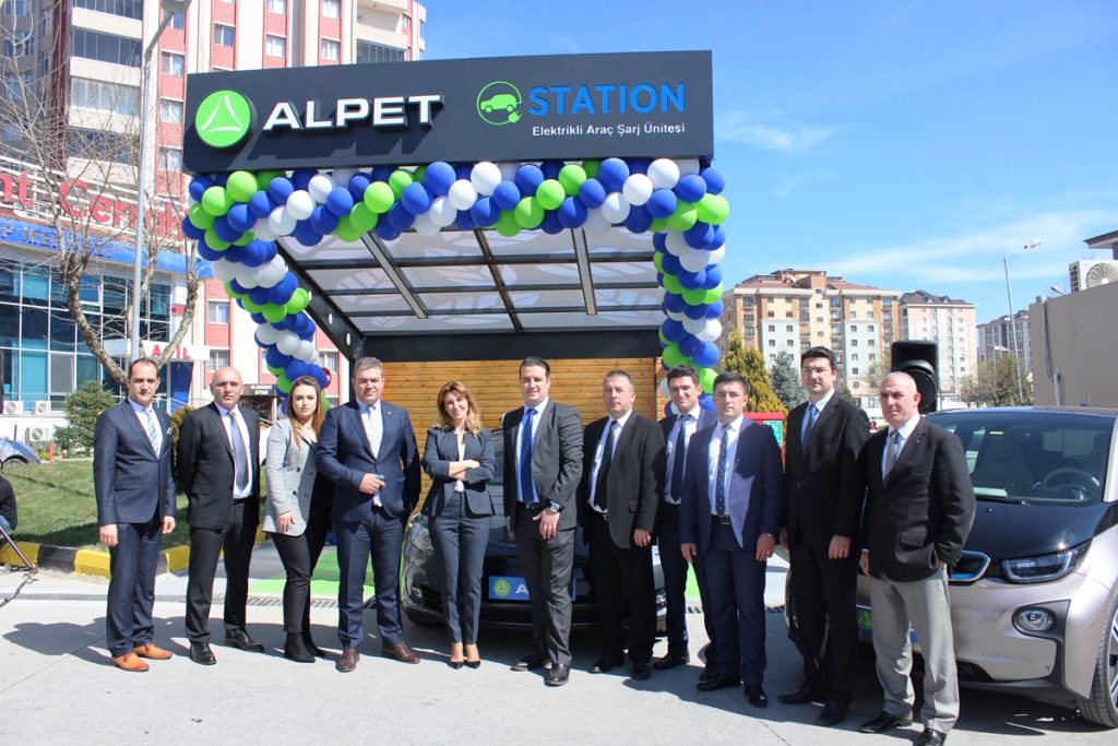 ALPET’TEN ELEKTRİKLİ ŞARJ NOKTASI