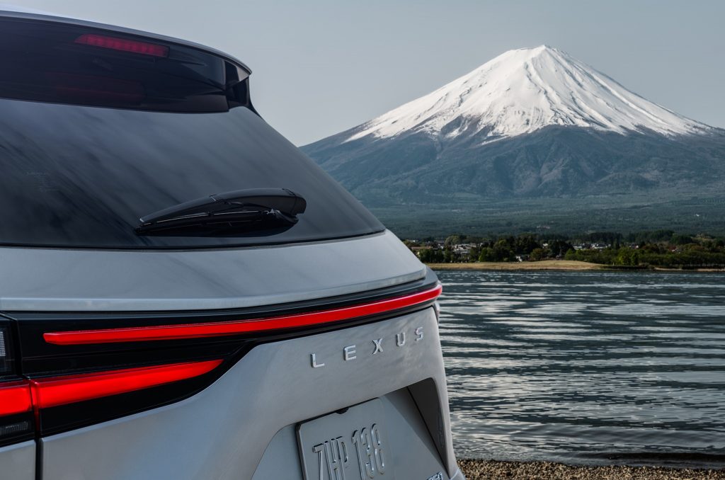 Lexus Yeni Nesil NX SUV’u12 Haziran’da tanıtılacak
