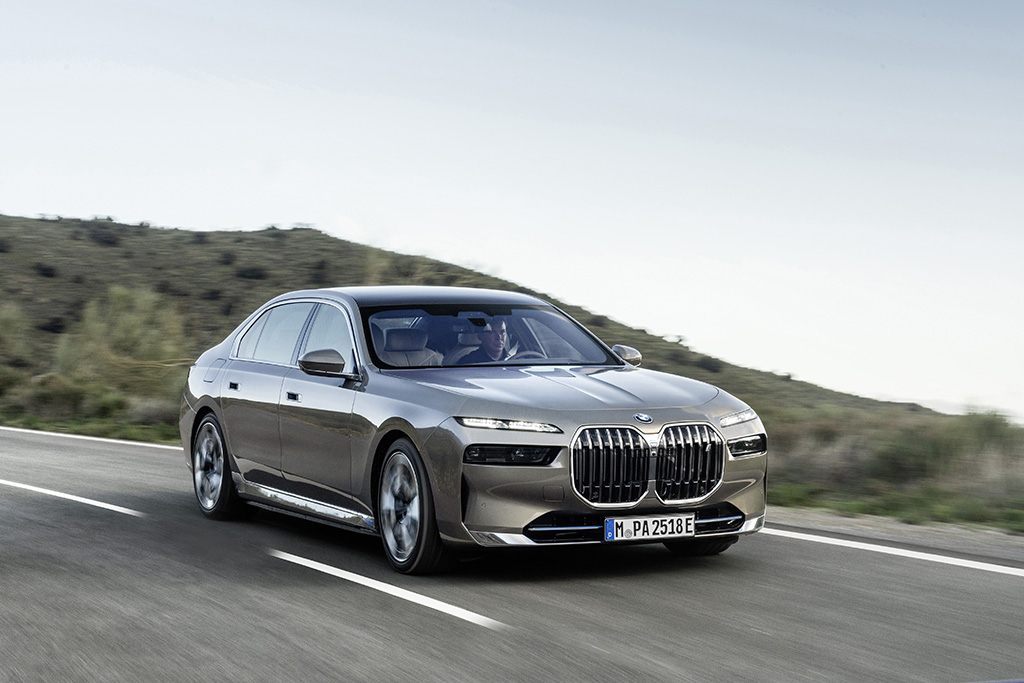 BMW’nin Amiral Gemisi Yeni BMW 7 Serisi Karşınızda