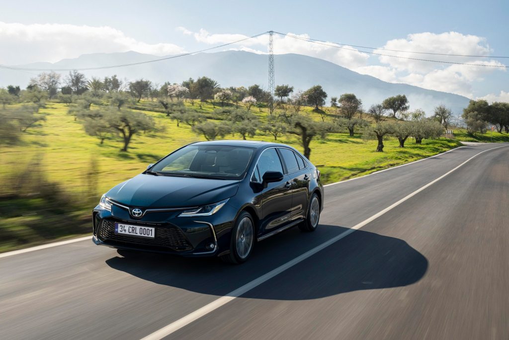 Toyota 5. Nesil Hibrit Teknolojisine Sahip Yeni Corolla’yı Satışa Sundu