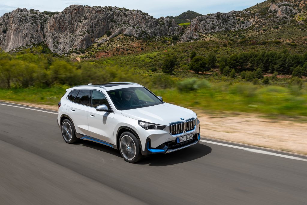 Tamamen Elektrikli Yeni BMW iX1 CI Bloom’da Sanatseverlerle Buluşuyor