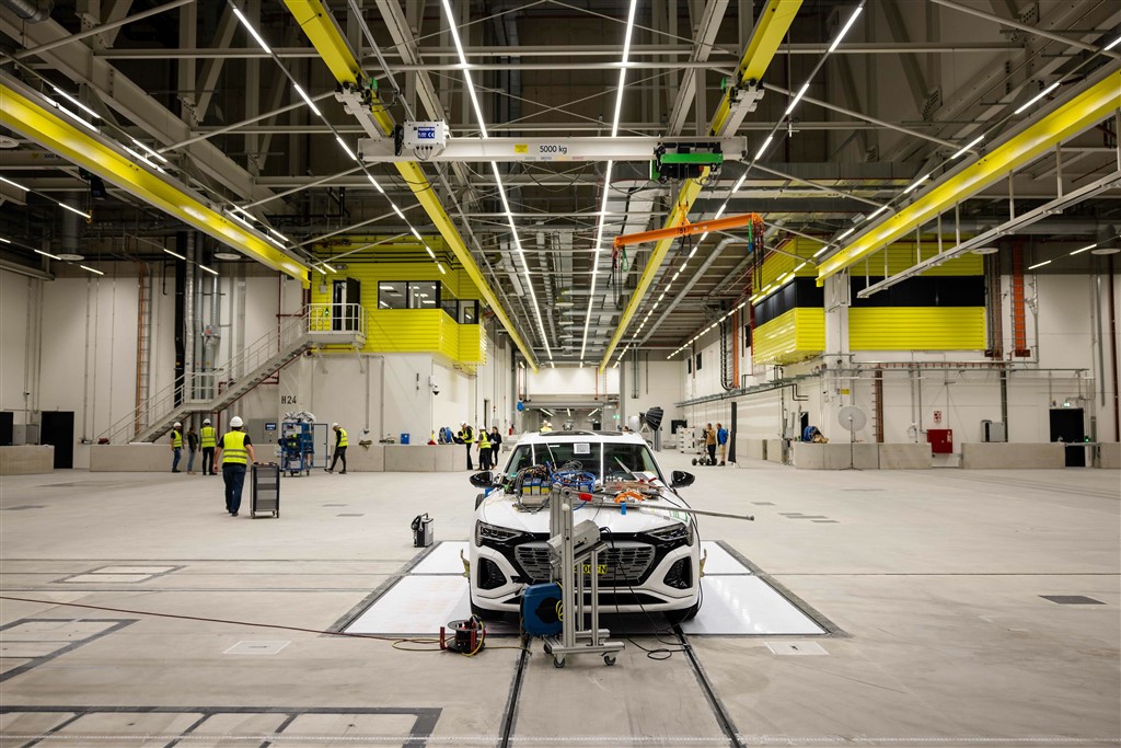 Audi’den pasif güvenlik yatırımı: Araç Güvenlik Merkezi
