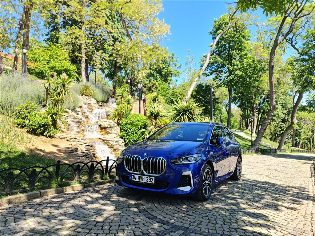 Sportif Ailelere: BMW 220i Active Tourer