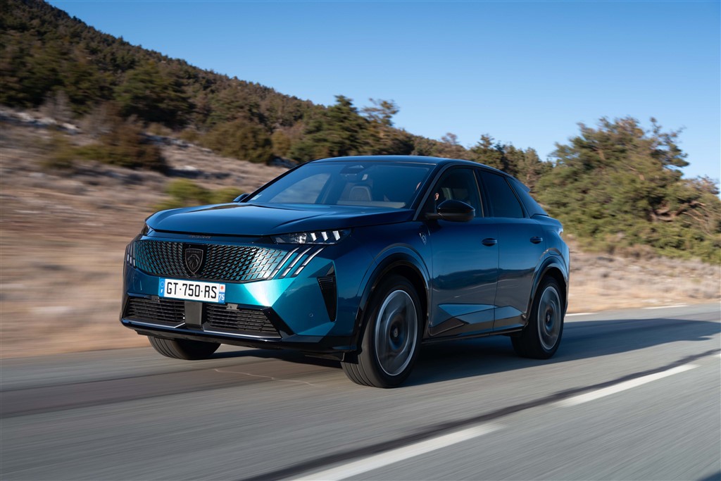 YENİ PEUGEOT 3008 EYLÜL AYINDA TÜRKİYE’DE YOLLARA ÇIKIYOR!