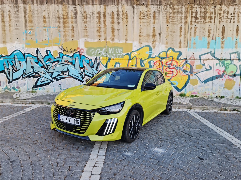Küçük Sınıfın Yakışıklısı: Peugeot 208 GT