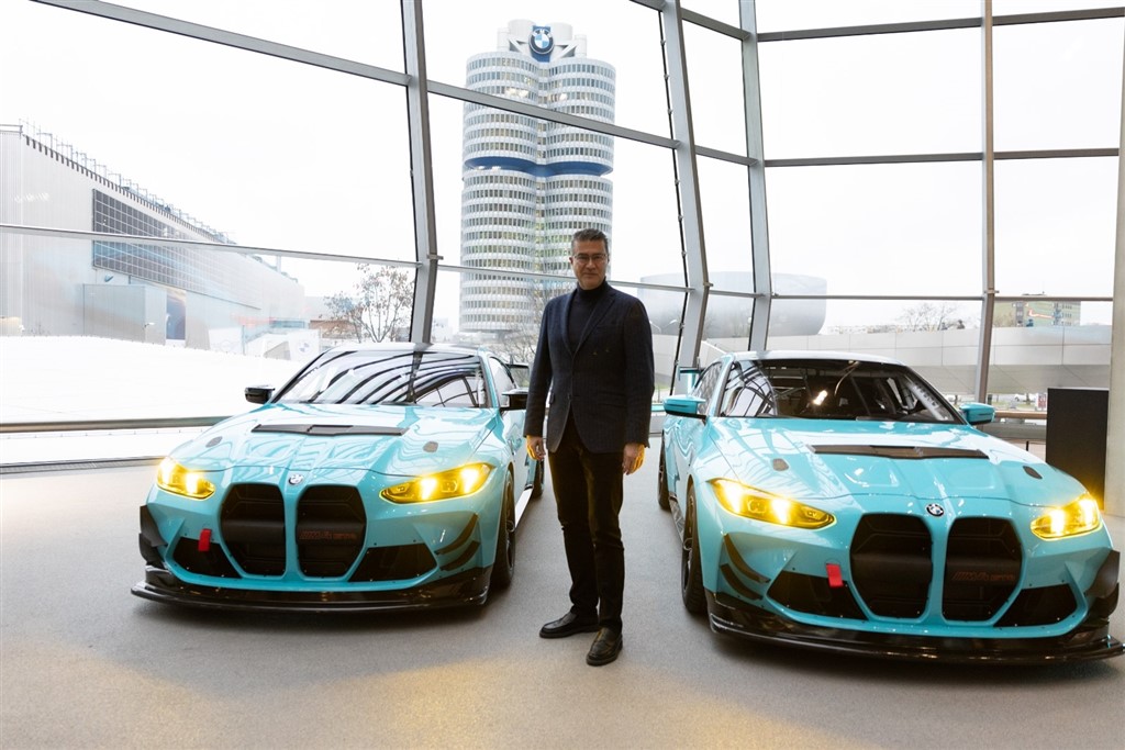 Borusan Turkish Blue Rengindeki Yeni BMW M4 GT4 EVO Borusan Otomotiv Motorsport’a Teslim Edildi