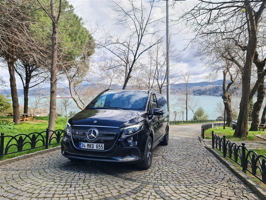 Mercedes EQV 300: Elektrikli Lüks ve Pratiklik Bir Arada