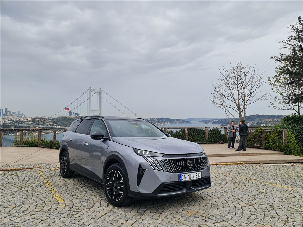 Peugeot 5008 Hibrit – 7 Koltuklu Konfor, Hibritle Buluşuyor