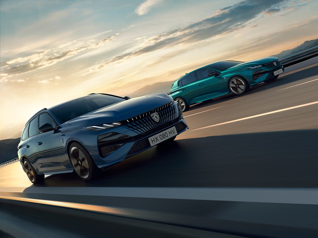 YENİ PEUGEOT 308 VE 308 SW SÜRÜŞ KEYFİNİ İLERİYE TAŞIYOR!