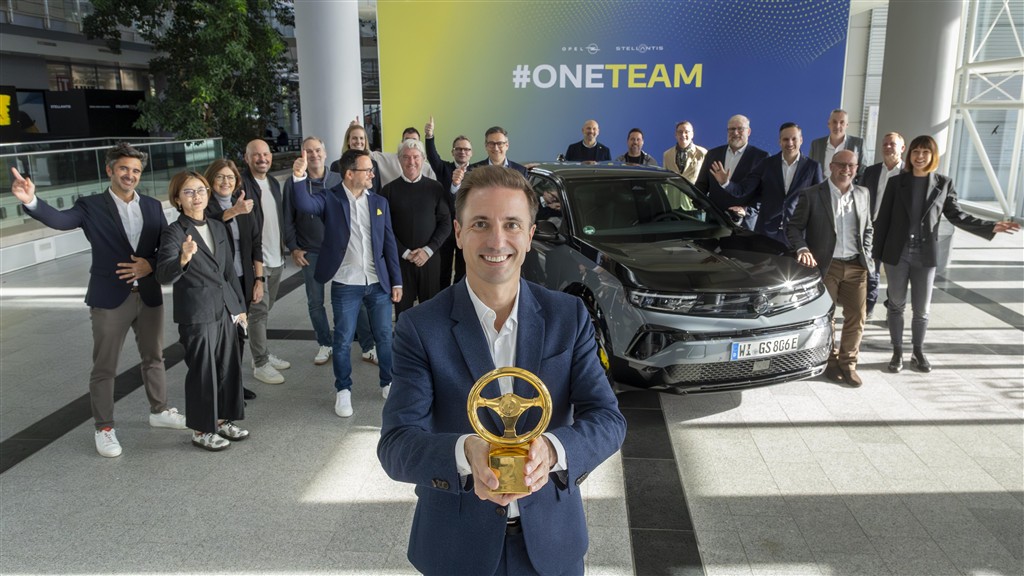 Yeni Opel Mokka GSE 2025 Altın Direksiyon Ödülü’nü Kazandı!