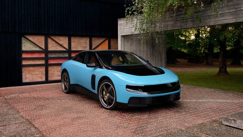 FERRARI LUCE İLE YENİ NESİL TAM ELEKTRİKLİ SPOR OTOMOBİL DEVRİNİ BAŞLATIYOR!