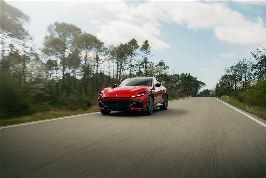 FERRARI PUROSANGUE HANDLING SPECIALE İLE SPORTİFLİĞİ YENİDEN TANIMLIYOR
