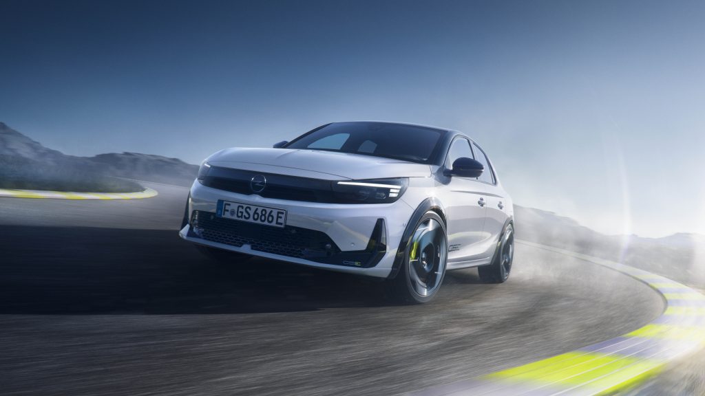 Yeni Opel Corsa GSE: 281 HP Gücünde Tamamen Elektrikli Performans Hatchback Sahneye Çıktı!