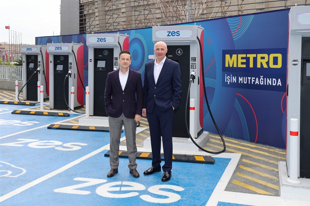 ZES İŞ BİRLİĞİ İLE METRO TÜRKİYE MAĞAZALARINDA YÜKSEK HIZLI ŞARJ DÖNÜŞÜMÜ