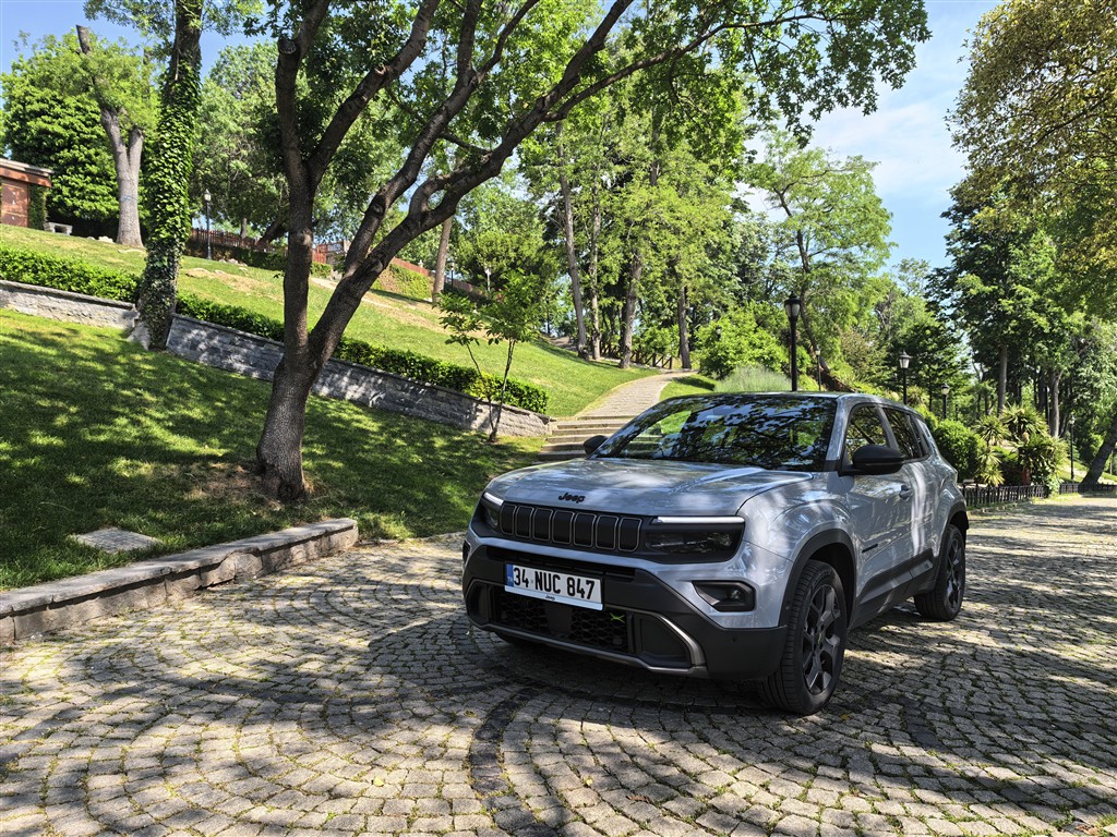 Jeep Avenger 4xe Overland 1.2 145 HP : Küçük Boyutlar, Büyük Maceralar
