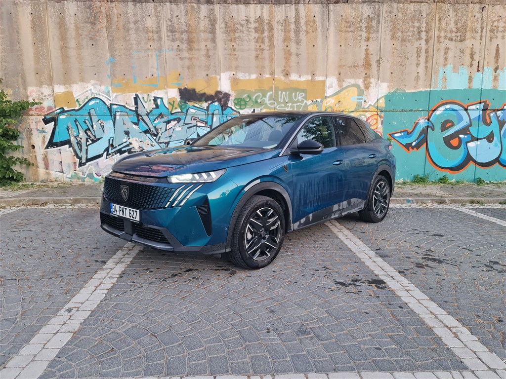 Peugeot 3008 1.2 Hybrid : Ekonomik Zerafet