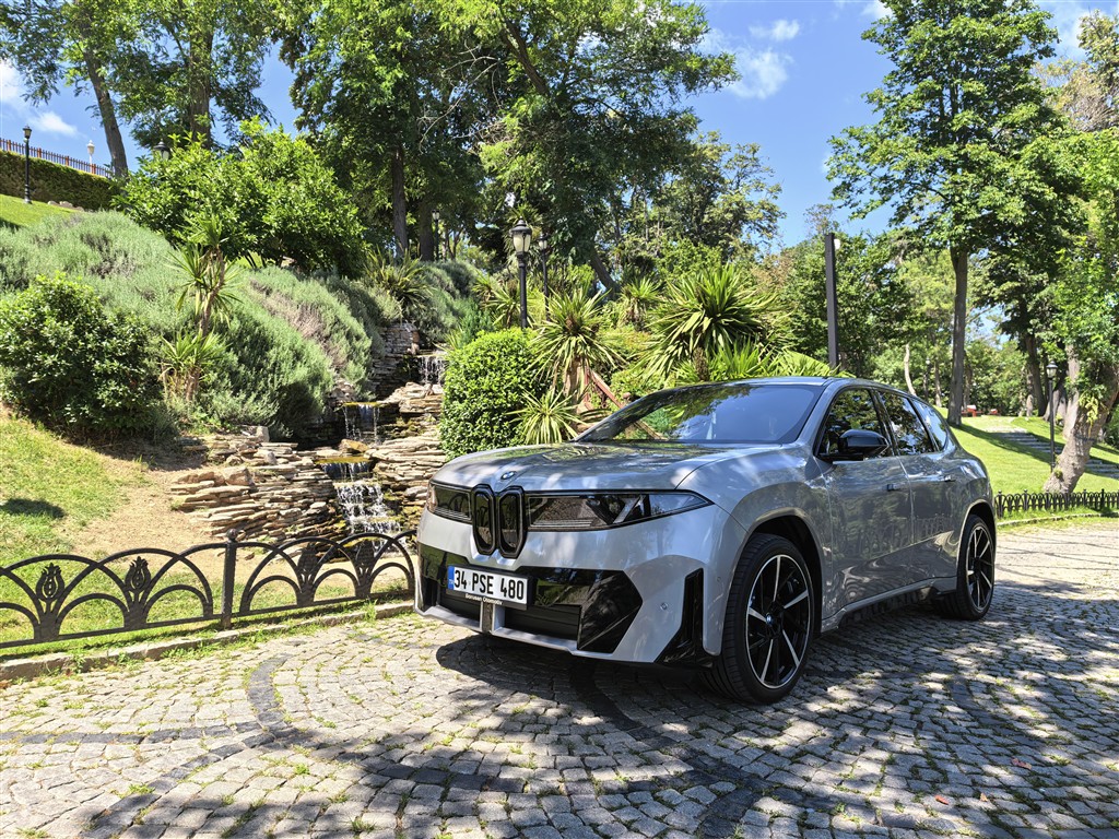 BMW iX3 50 xDrive: Gerçekten Bu Kadar İyi mi?